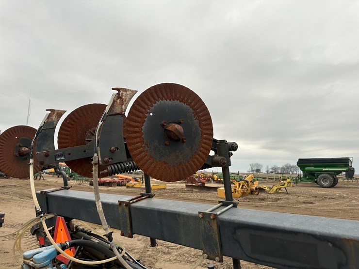 #38849-•-yetter-76"-twin-row-knife-applicator-image-21