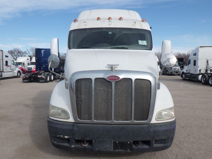 2001-peterbilt-387-image-2