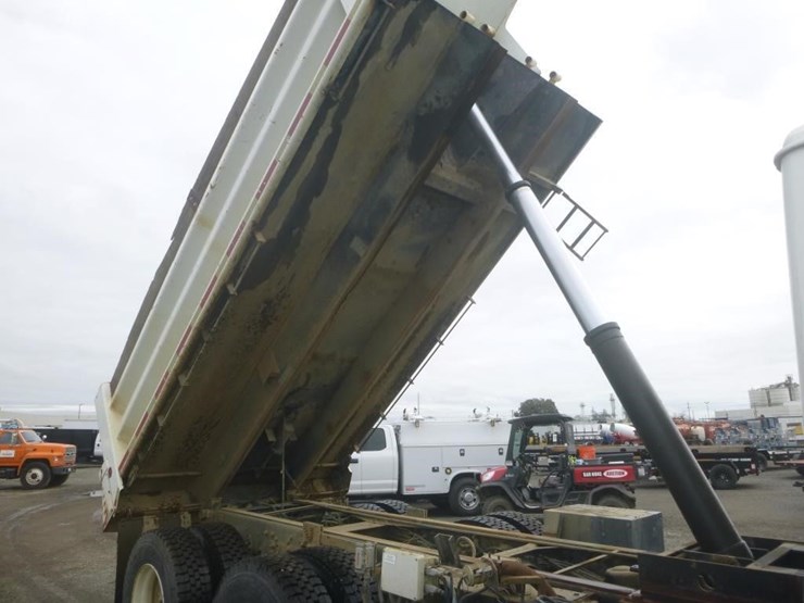 1999-international-2674-image-11