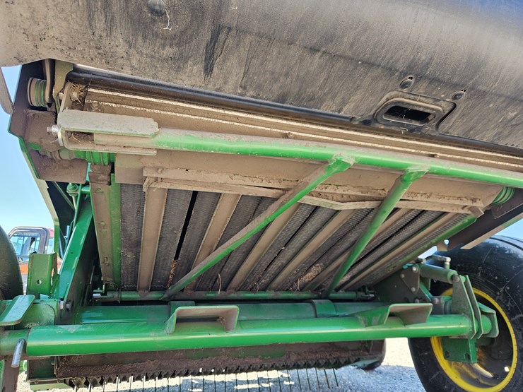 2020-john-deere-450m-image-9