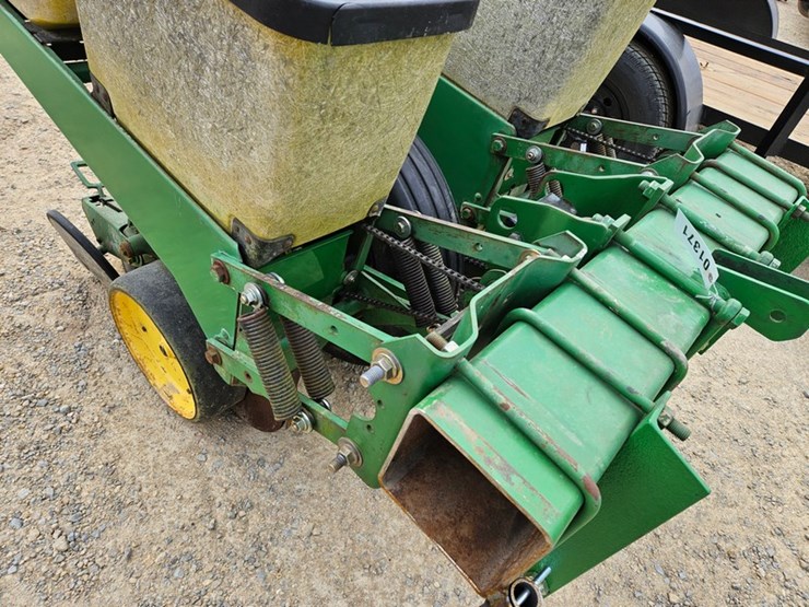 john-deere-7300-image-10