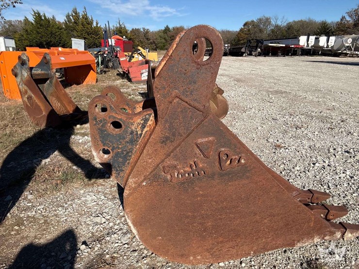 10in-digging-tooth-bucket-excavator-attachment-image-2