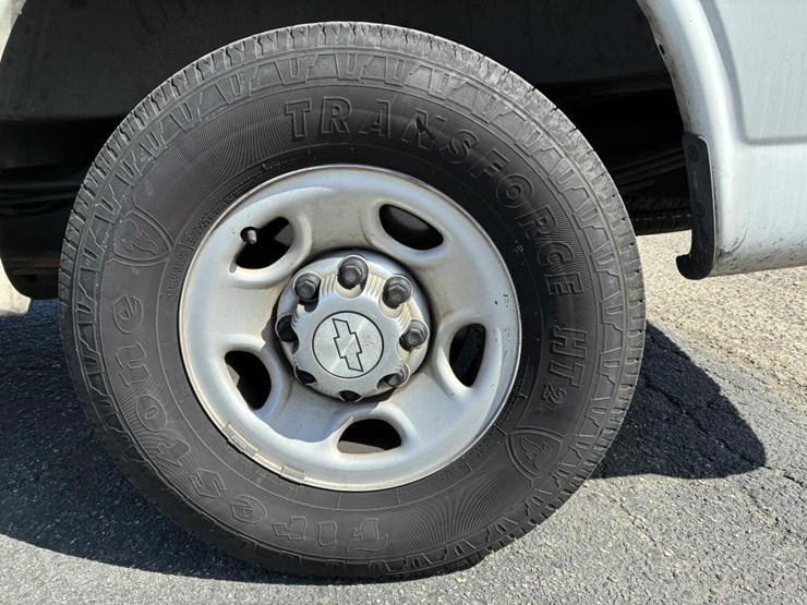 2016-chevrolet-express-2500-image-5