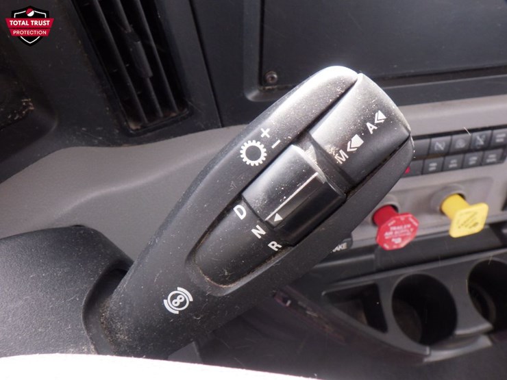 2022-freightliner-cascadia-116-image-16