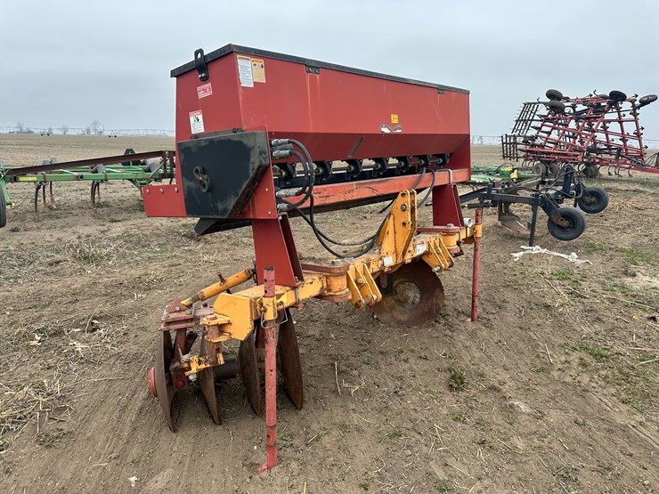 #40115-•-w&m-manufacturing-825-levee-plow-w/w&a-levee-seeder-image-2