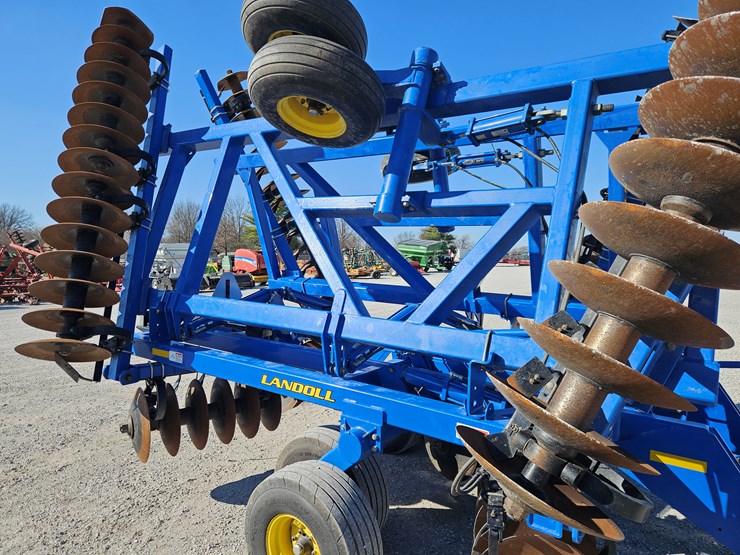 2008-landoll-6230-29-image-6