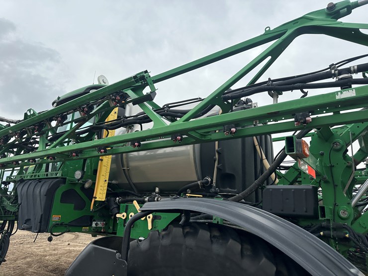 2021-john-deere-r4038-image-33