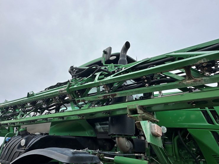 2021-john-deere-r4044-image-65
