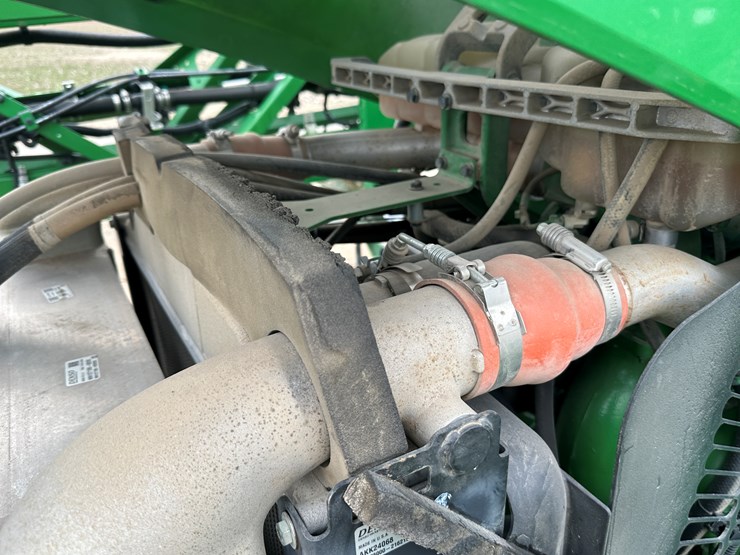 2021-john-deere-r4044-image-85