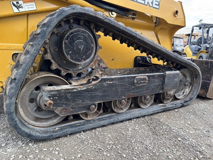 2006-john-deere-322-image-16