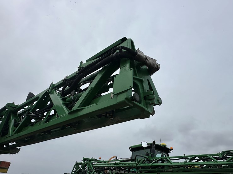 2021-john-deere-r4044-image-53