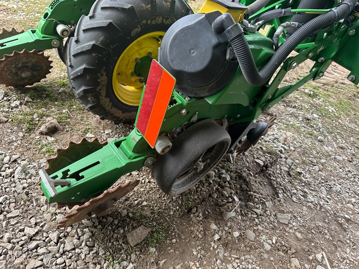 john-deere-1725c-image-24