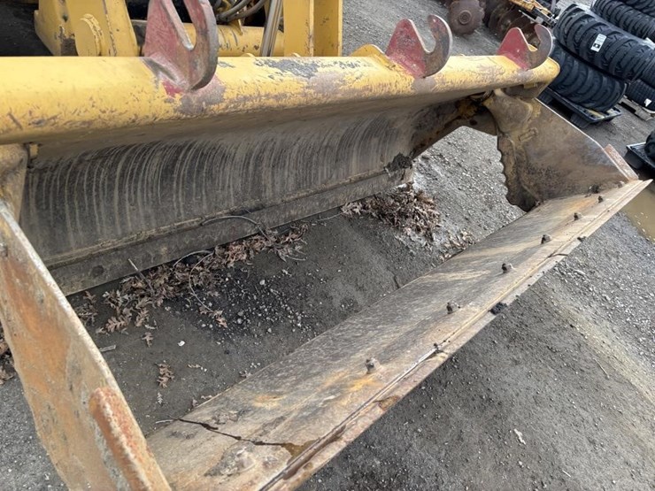 caterpillar-420f2-image-12