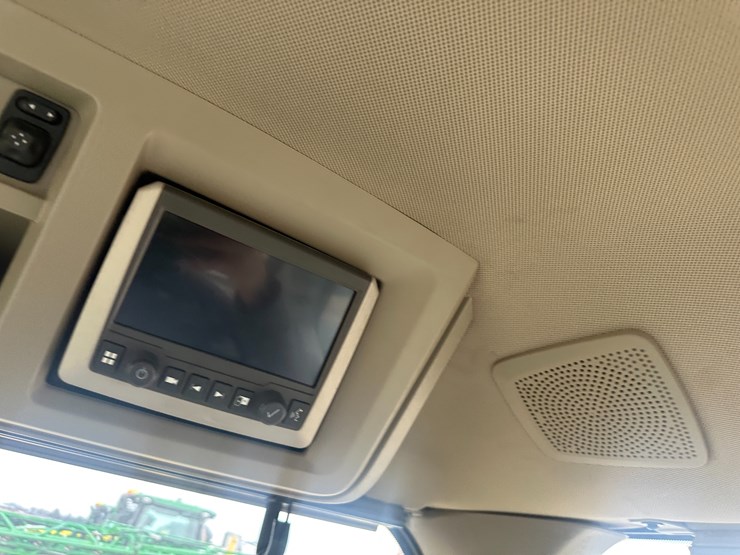 2021-john-deere-8rt-340-image-96