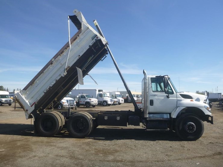 2008-international-7400-image-10