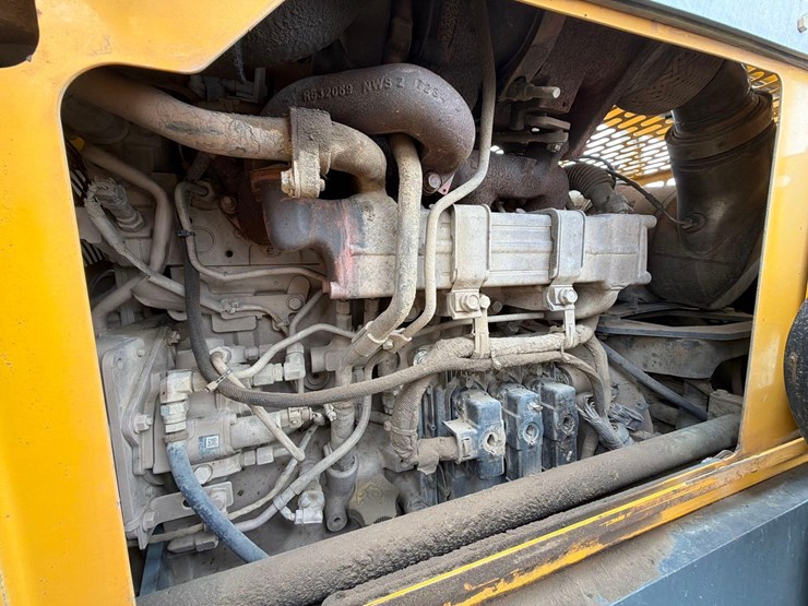 2016-gehl-rs8-44-image-30