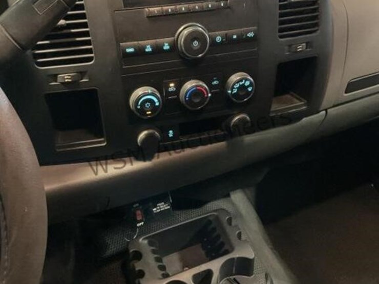 2012-chevrolet-silverado-1500-image-19