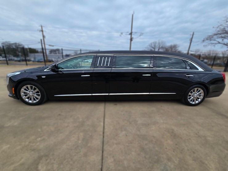 2019-cadillac-xts-stretch-limousine-for-sale,-s-and-s-coachbuilders,-70in,-7731-miles-image-12
