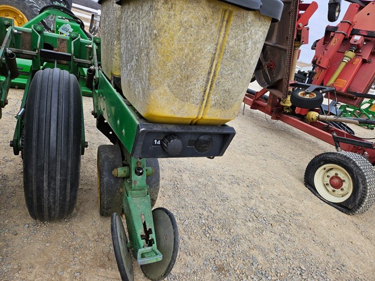 john-deere-7300-image-19