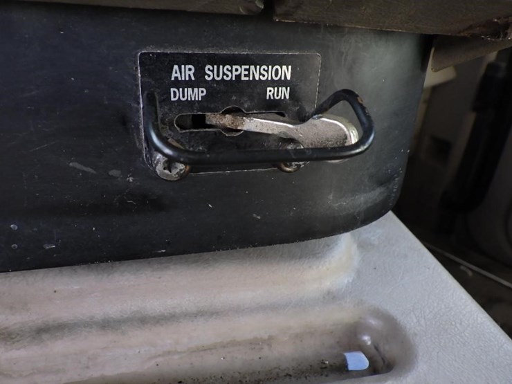 2006-international-9400-image-46