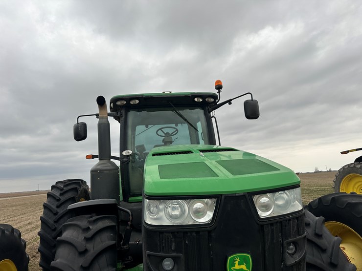 2012-john-deere-8335r-image-40