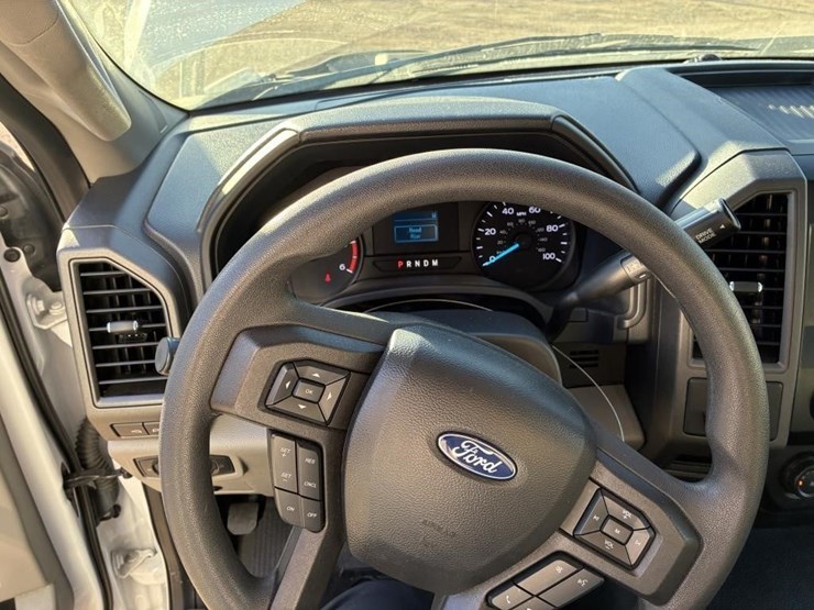 2022-ford-f450-xl-image-15