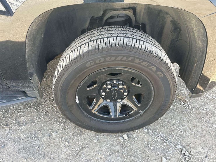 2018-chevrolet-tahoe-image-27