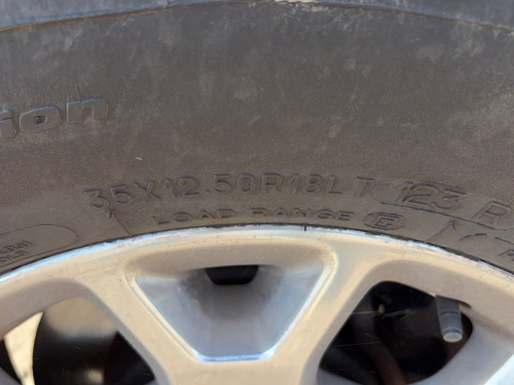 2020-ram-2500-laramie-image-9