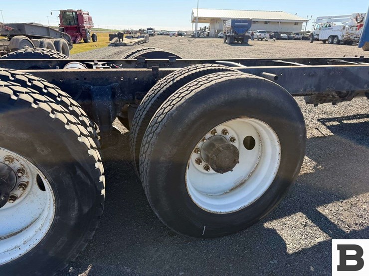 1995-freightliner-fld112-image-29