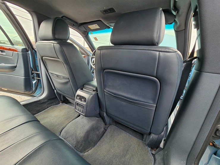 2006-cadillac-superior-6-door-limousine,-ultra-low-20396-miles-image-41