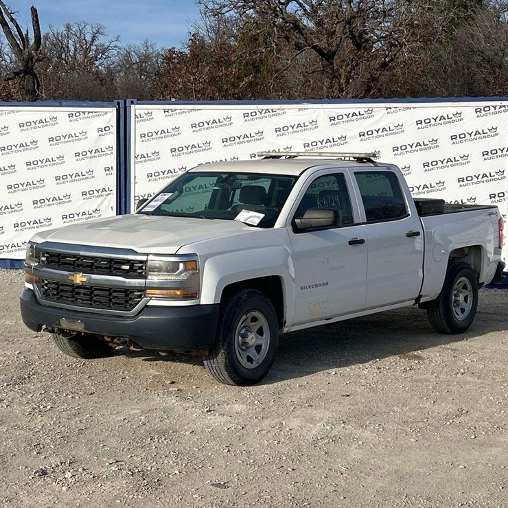2016 Chevrolet Silverado 4x4 Crew Cab Pickup Truck