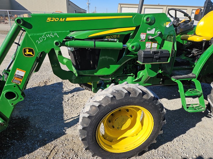 2018-john-deere-5075e-image-21