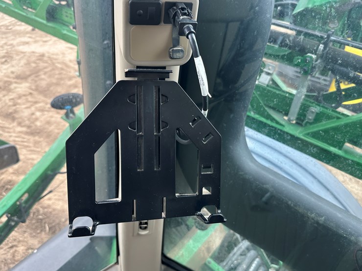 2021-john-deere-r4038-image-105