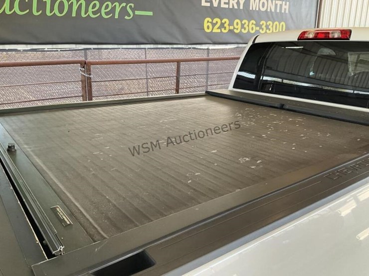 2015-chevrolet-silverado-2500hd-image-9