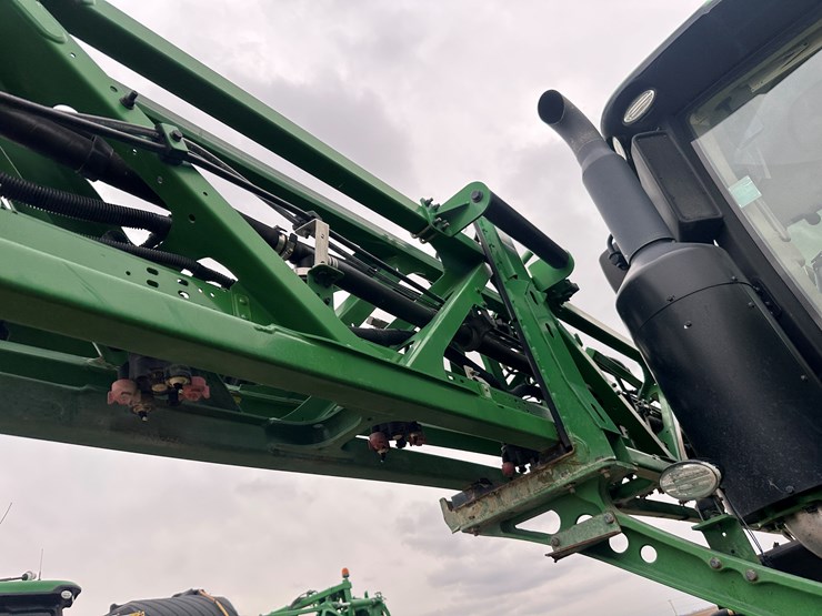 2021-john-deere-r4038-image-53