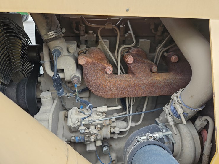 2013-gehl-rs6-34-image-17