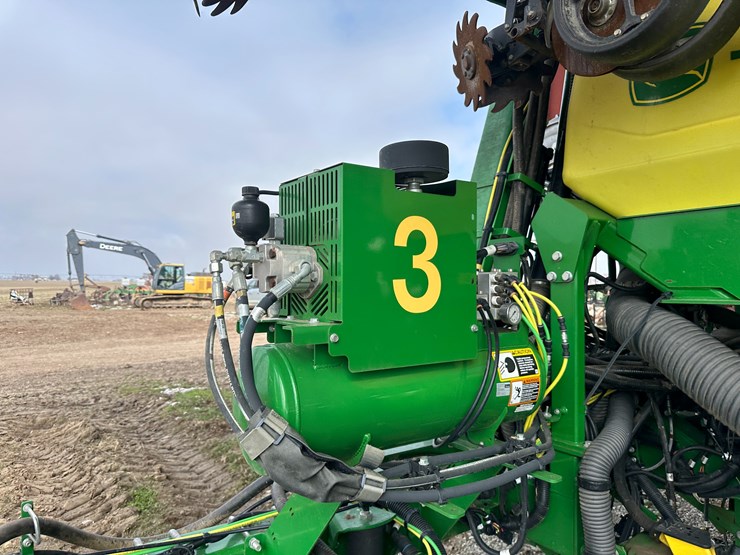 john-deere-1725c-image-65