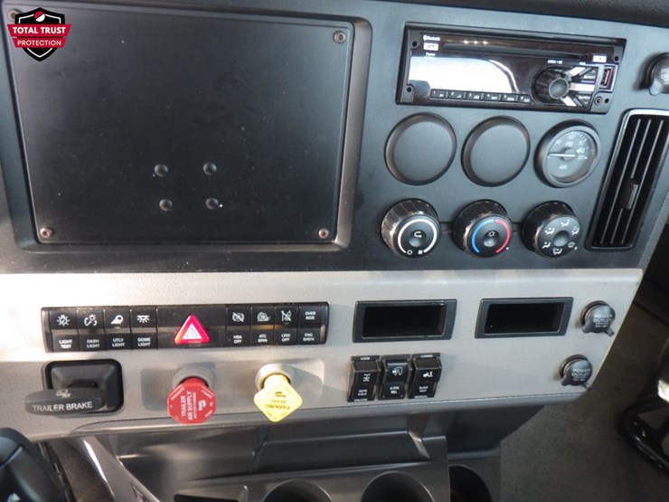 2022-freightliner-cascadia-116-image-17