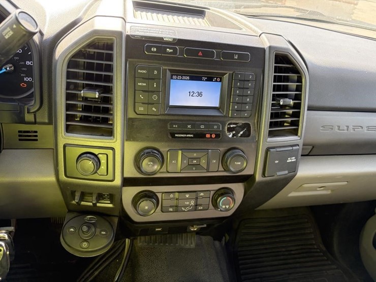 2020-ford-f550-image-16