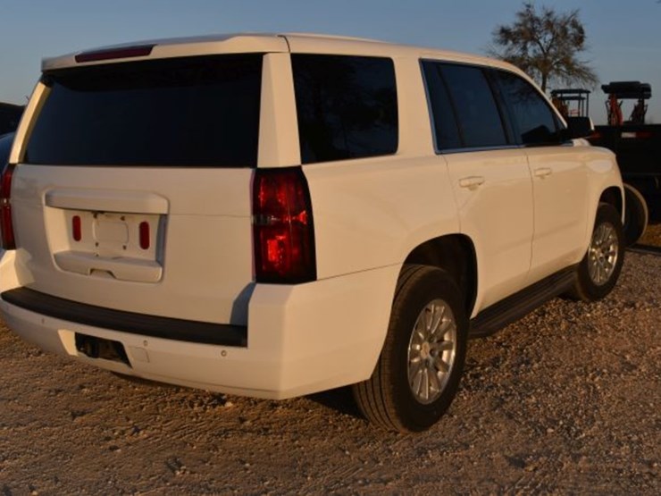 2018-chevrolet-tahoe-image-4