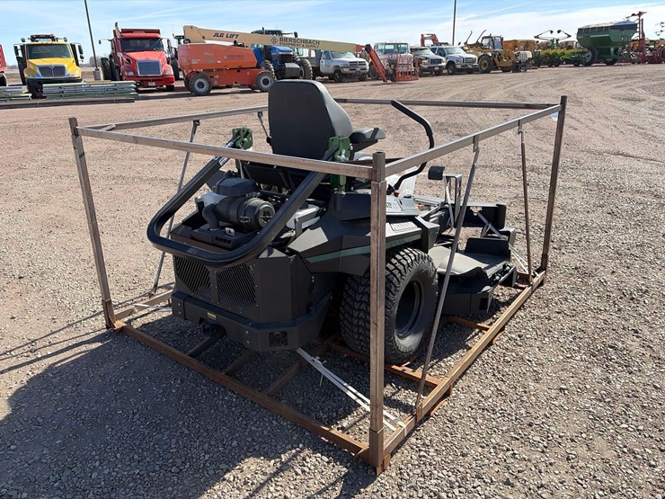 2025-yakta-yxr-920-commercial-zero-turn-mower-image-4