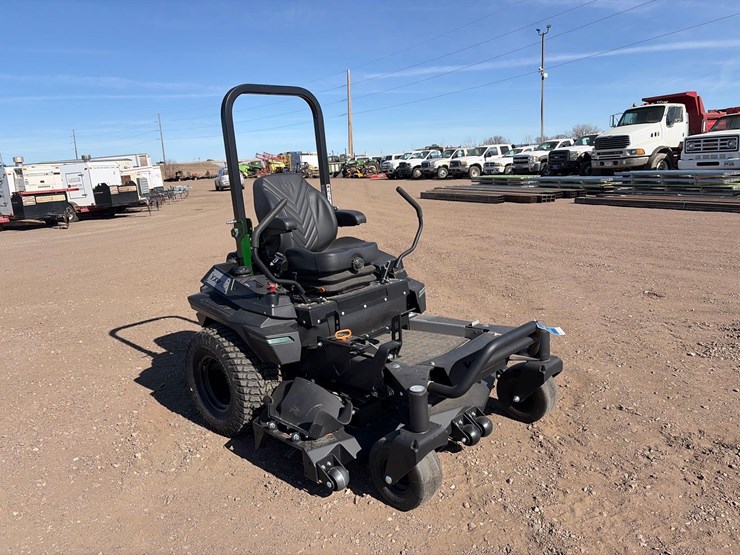 2025-yakta-yxr-920-commercial-zero-turn-mower-image-2