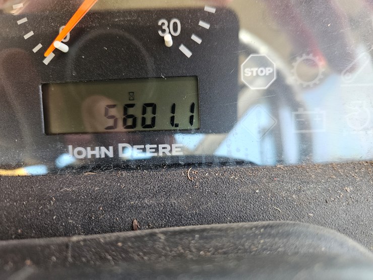 2011-john-deere-5085m-image-17