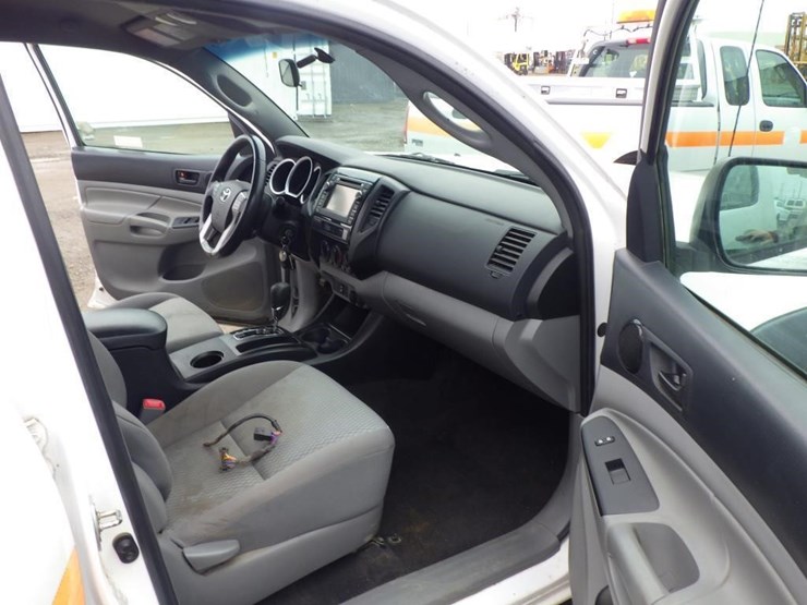 2013-toyota-tacoma-image-6