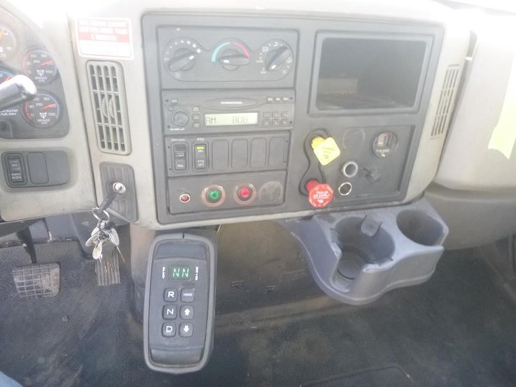 2008-international-7400-image-18