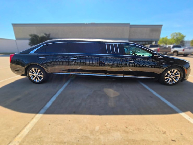 2017-cadillac-federal-70in-limo-w-27466-miles,-premium-federal-coachwork,-luxury-transport-image-5