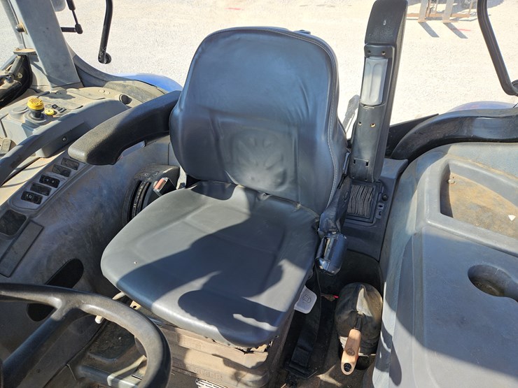 2006-new-holland-ts110a-image-14