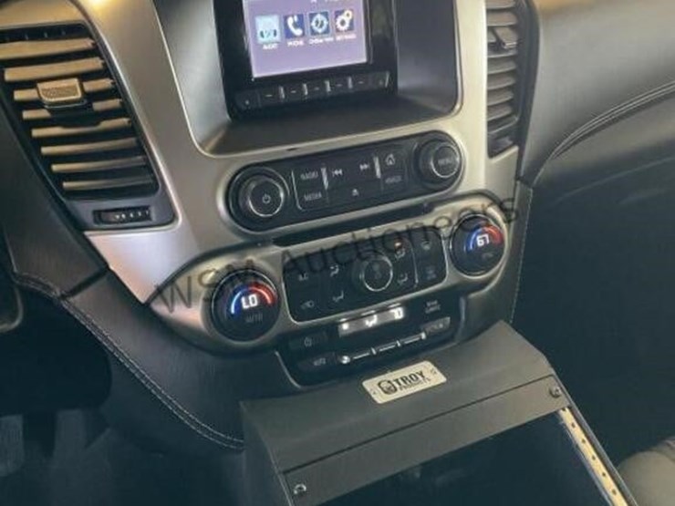 2015-chevrolet-tahoe-image-19