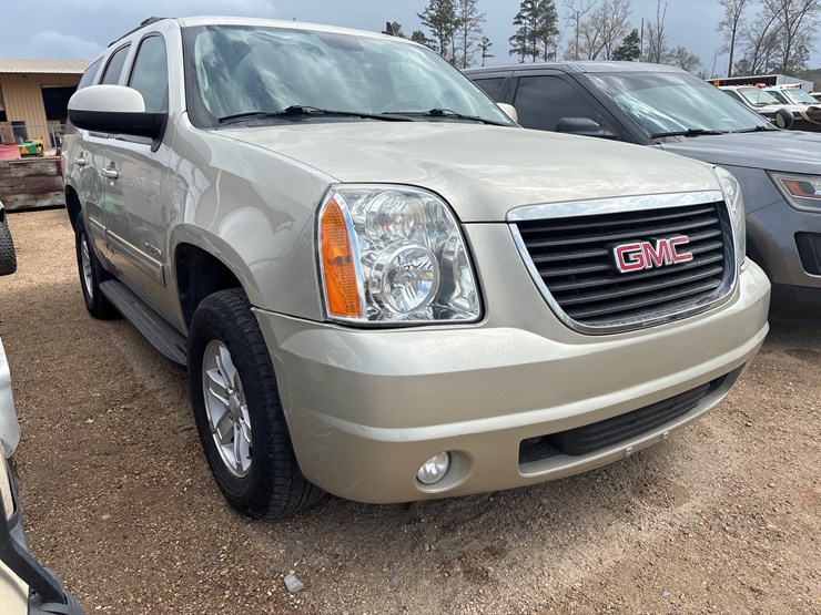 2013-gmc-yukon-image-2