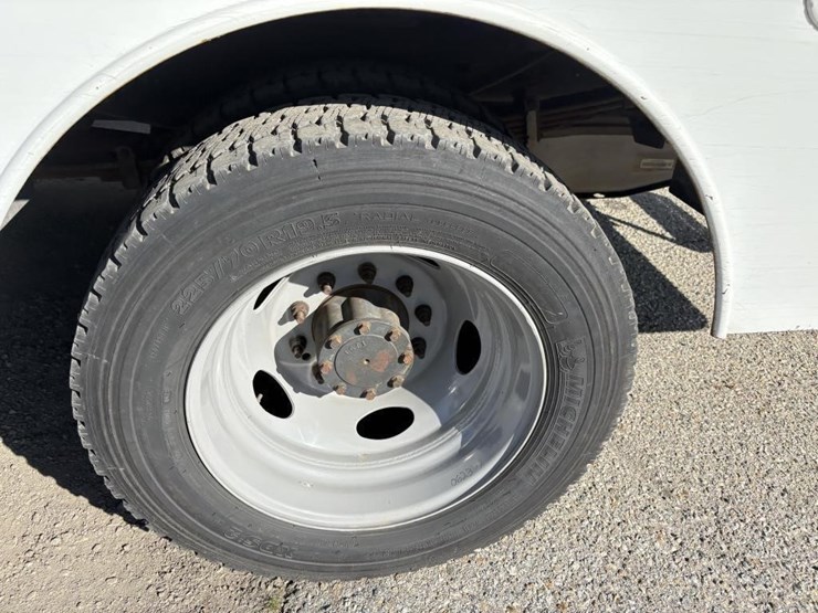 2011-ford-f550-sd-image-7